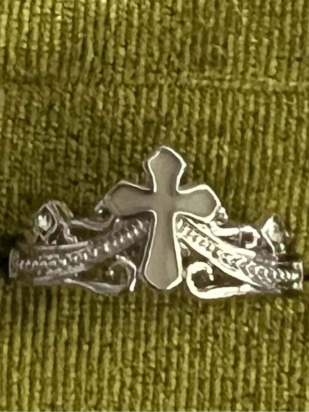 Vintage Design Silver Cross w/ Intricate Detail Stainless Steel Open Band Size 6